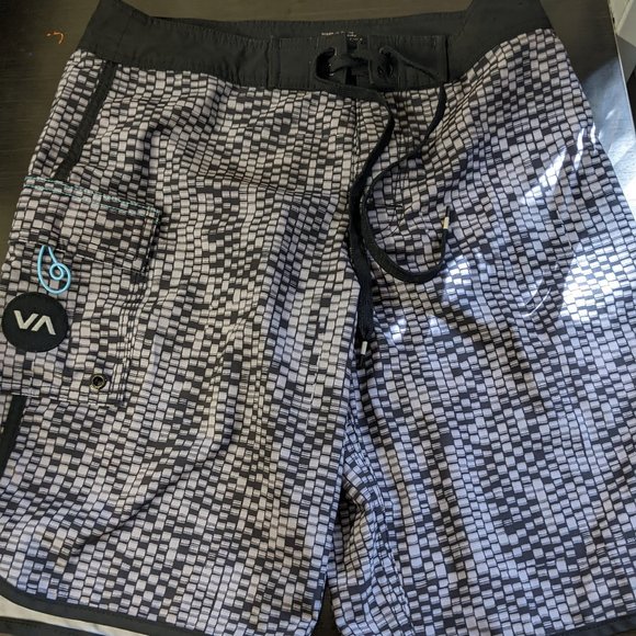 RVCA Other - Mens RVCA shorts size 28 waist